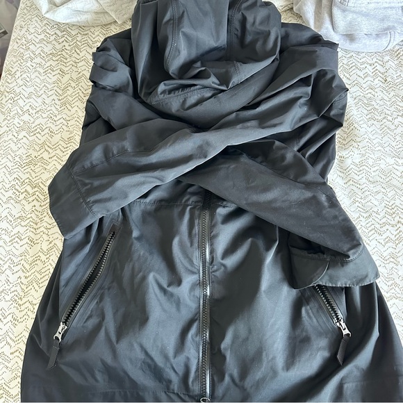 Lululemon Rain for Daze Jacket - Picture 5 of 6